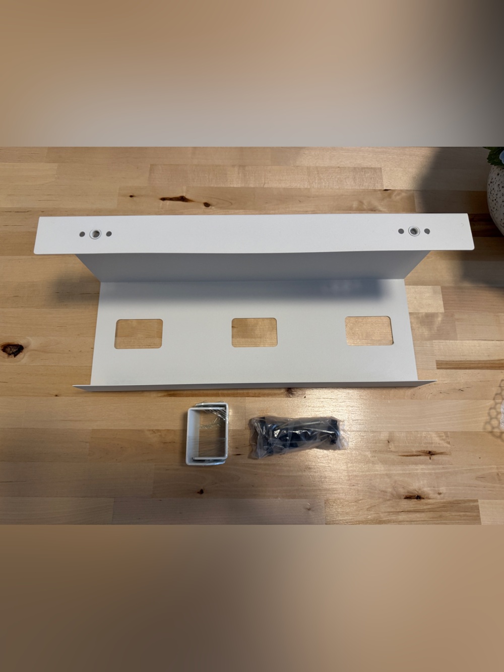 White Metal Cable Organizer Storage for Desk